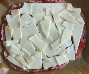 Fleischfresser-Pizza mit Käse